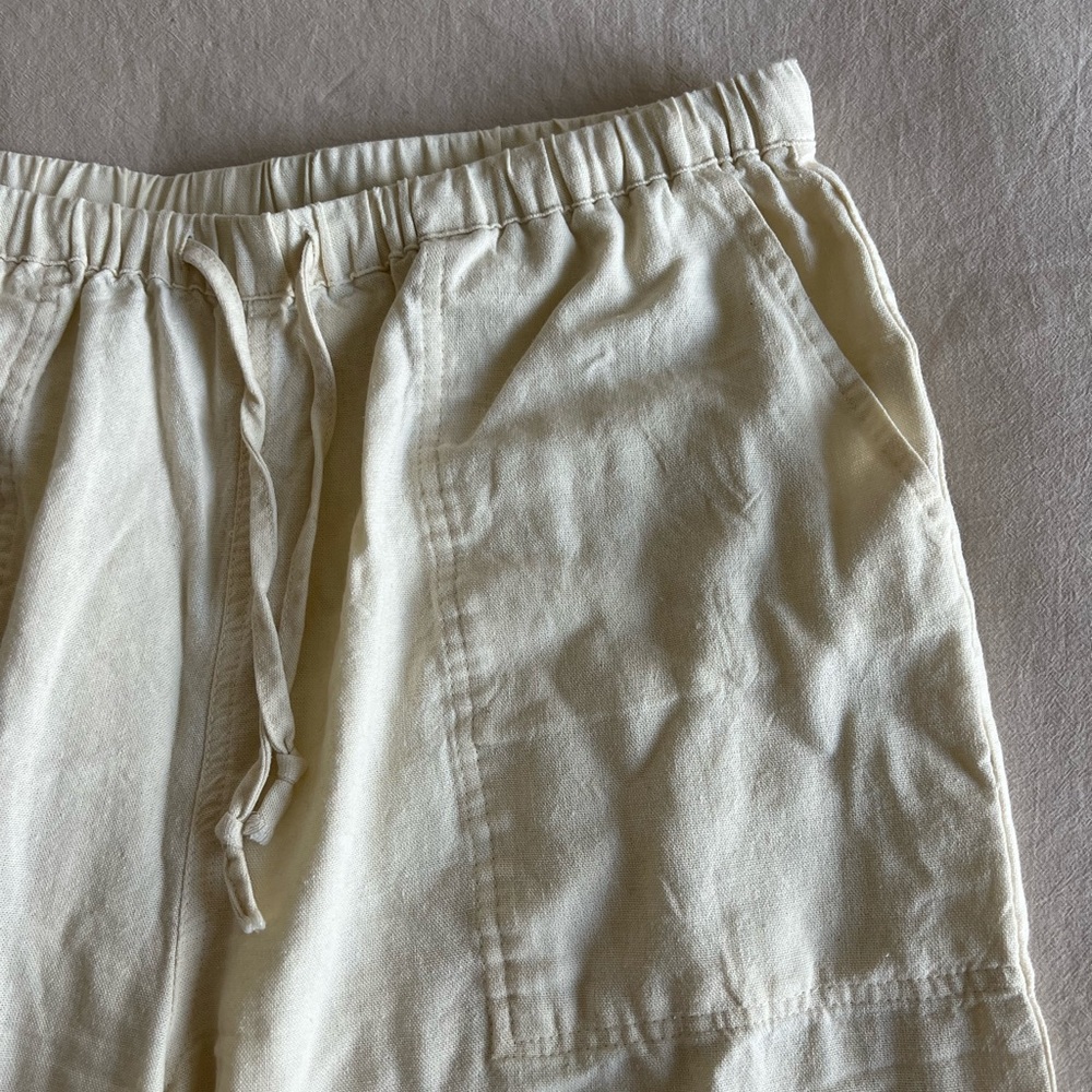 Linen Blend Wide Leg Cropped Pants in cream (size M)